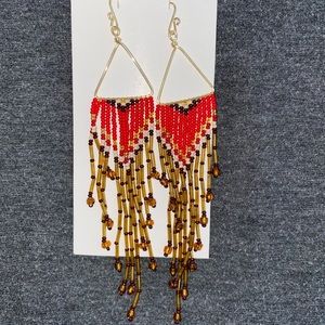 Artesanal boho red earrings